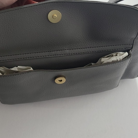 Relic Crossbody Bag - Picture 4 of 11